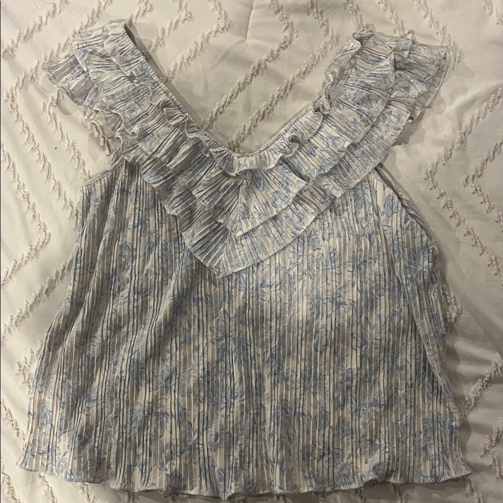 Express Blue Floral Ruffle Top - Picture 3 of 4